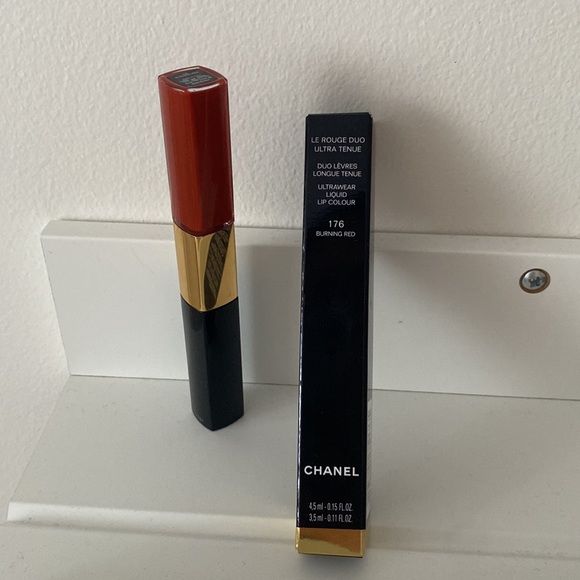 Rare😍 Chanel Ultrawear Liquid Lip Colour. #176 burning red - Picture 2 of 4